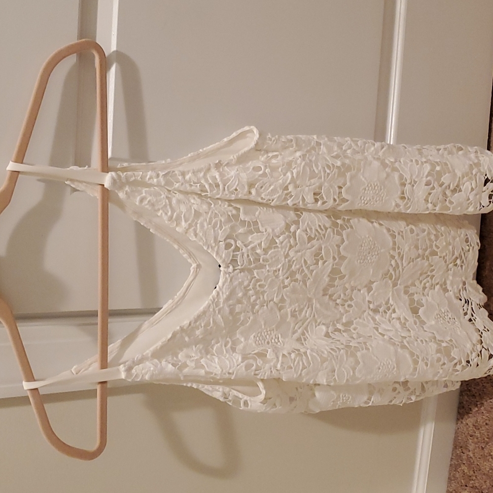 WhiteHouseBlackMarket Top